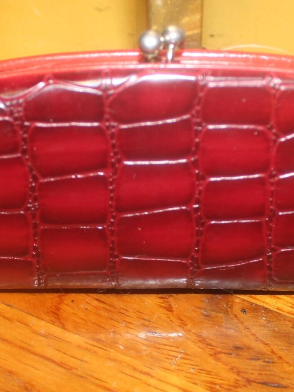 Vintage Genuine Lipstick Red Alligator Kiss Lock Coin Change Purse Wallet